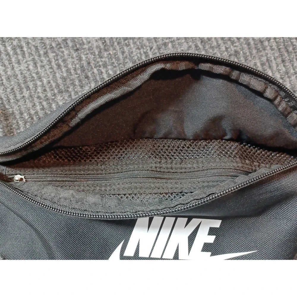 Nike Heritage‎ Waistpack Black White Logo Pack Hip Bag Unisex Adjustable Mesh